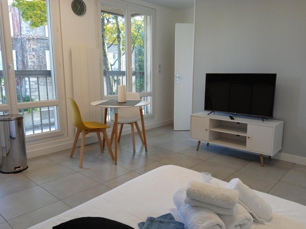 Studio Cosy Avec Garage Prive Le Mans Bagian luar foto